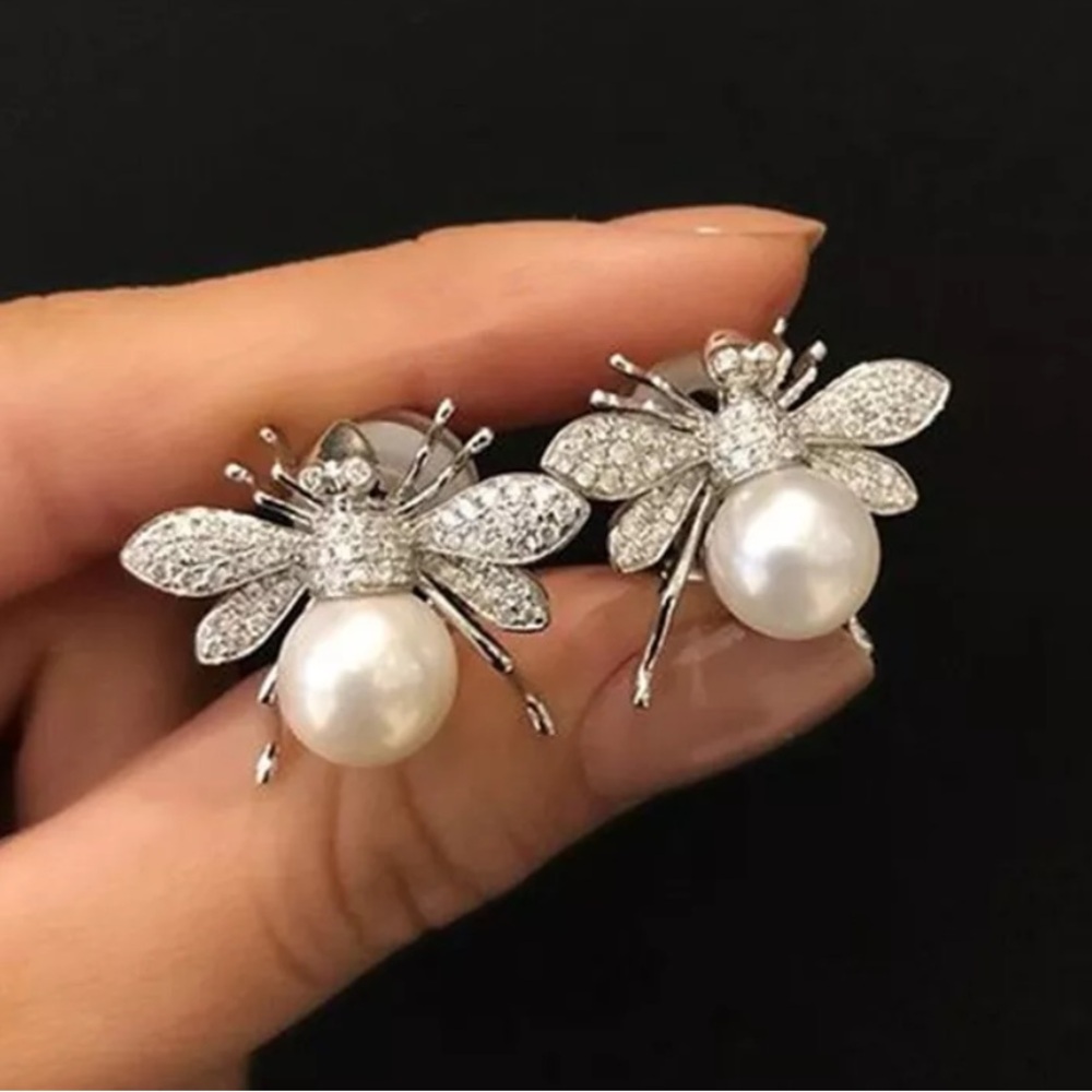 New Gorgeous Sterling Silver Pearl White Sapphire Bee Earrings